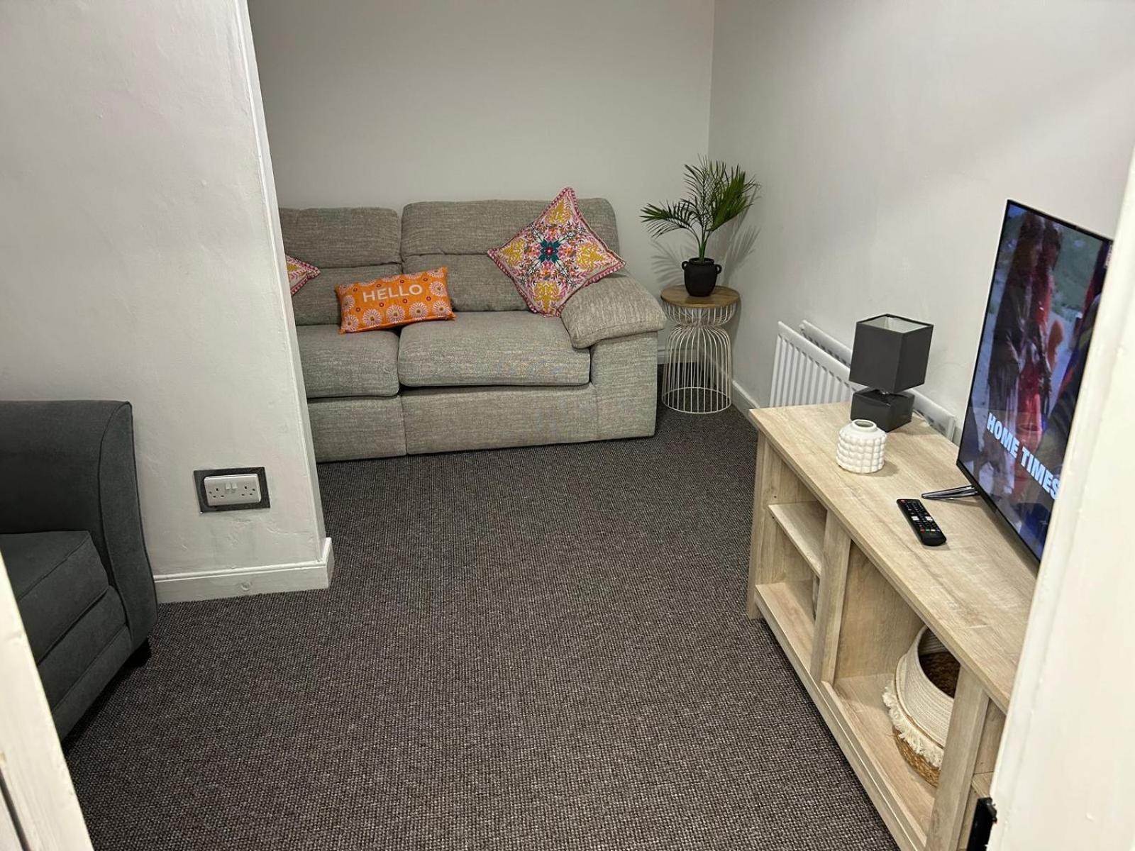 3 Bed Cozy Antrim Apartment With Great Views Экстерьер фото